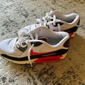 Nike Air Max 90 Essential